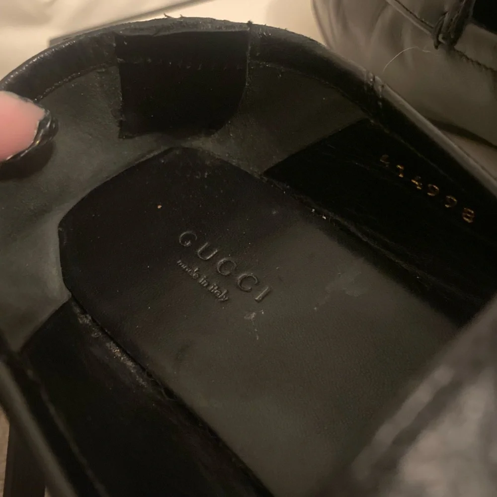 Gucci Black Leather Loafers with Gold Horsebit folds in the back also - Picture 8 of 16